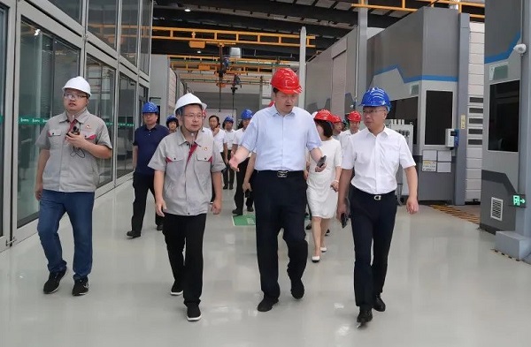 向导现场观摩中集老哥俱乐部