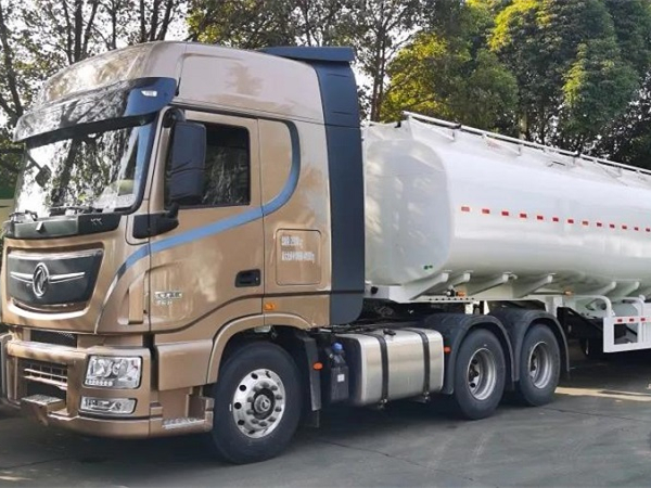中集老哥俱乐部盛大推出2012版经济型搅拌车